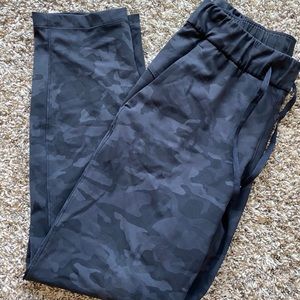Lululemon Camo On the Fly 7/8 Pants